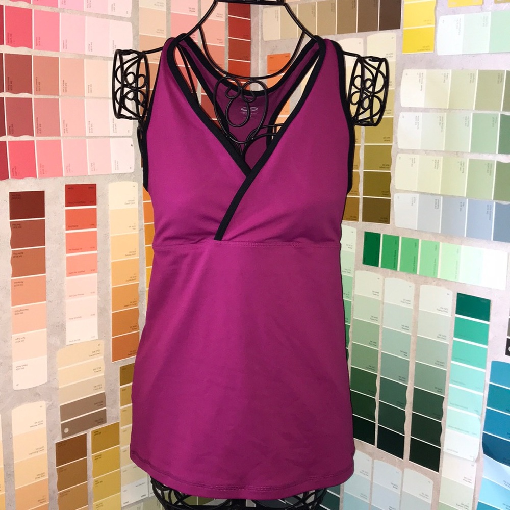 Champion Fushia sporty tank top with built in bra